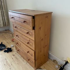 chest of drawers