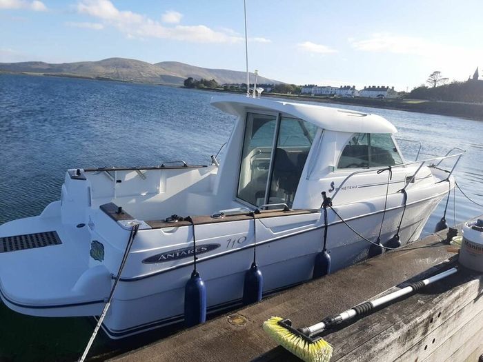 Beneteau Antares 710 Boat