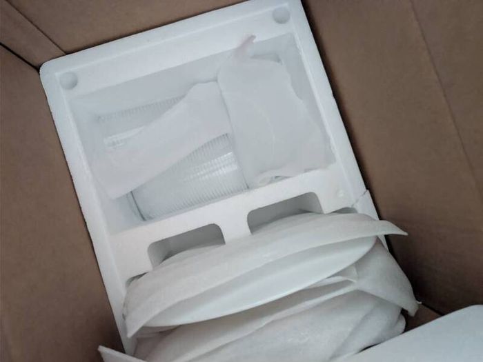 Set plates and glasses for free