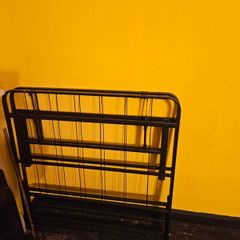 Foldable metal single bed base