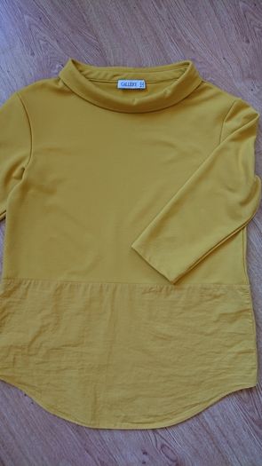 Gallery Yellow Top.  Size 8