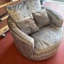 Romelia velvet swivel barrel chair Image 3