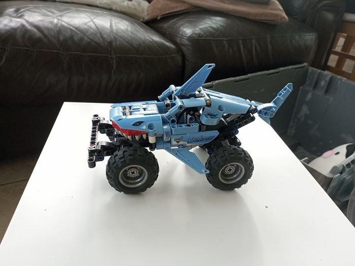 Lego Megaladon