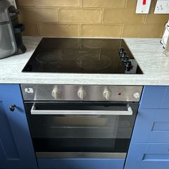 Indesit Built in Oven & Ceramic Hob