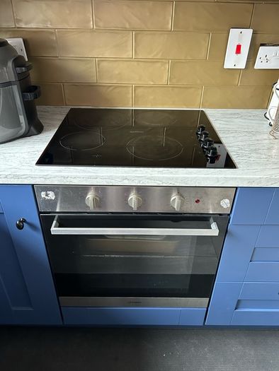 Indesit Built in Oven & Ceramic Hob