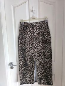 into velvet leopard print skirt