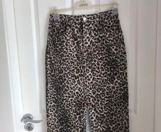 into velvet leopard print skirt