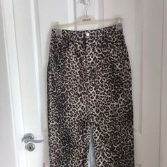 into velvet leopard print skirt
