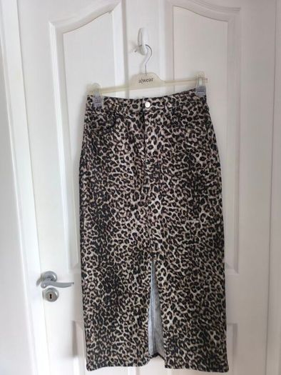 into velvet leopard print skirt