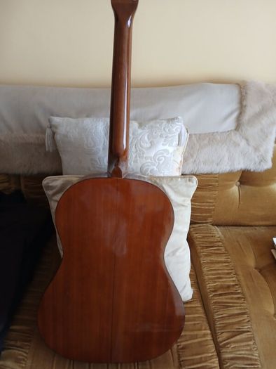 Hondo vintage acoustic guitar h117n.