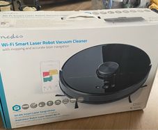 Robot vacuum cleaner with mop