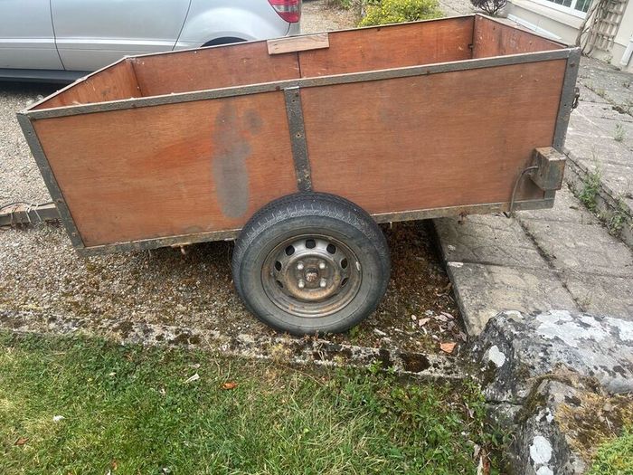 Car trailer