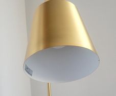 Metalic standing Lamp