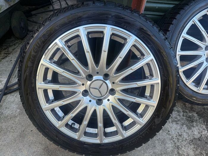 Mercedes 17 alloys brand new tires