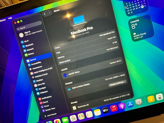 2022 M2 Chip MacBook PRO Retina display Mint condition