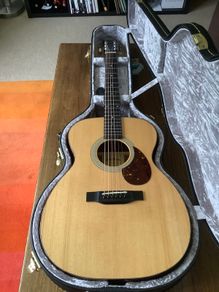 Eastman E 10 OM-TC mint
