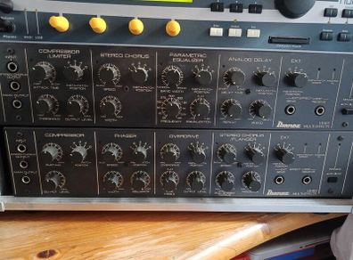 Ibanez Ue405 + Ue 400 Multi Effect (sold separately)