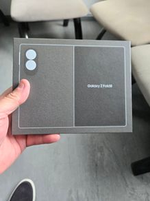 Samsung ZFold 8 Graphite 256GB Samsung Warranty Ire-UK used for two hours Boxed Samsung Warranty