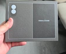Samsung ZFold 8 Graphite 256GB Samsung Warranty Ire-UK used for two hours Boxed Samsung Warranty