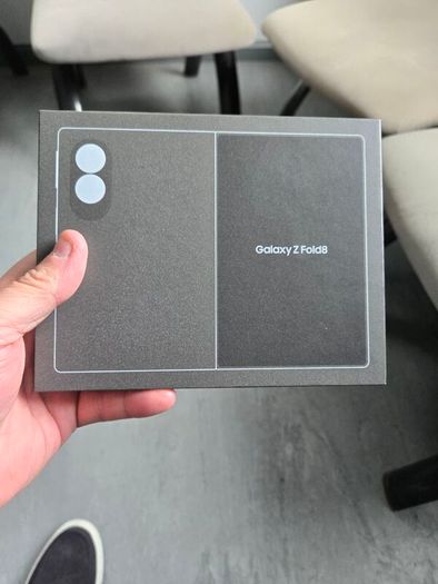 Samsung ZFold 8 Graphite 256GB Samsung Warranty Ire-UK used for two hours Boxed Samsung Warranty