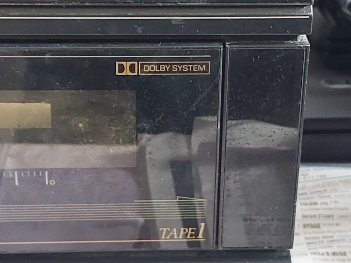 Mitsubishi Music Centre, Model DA-60R, Radio, CD, Tape, Phono, Aux, 2 Philips speakers included, in good condition for its age