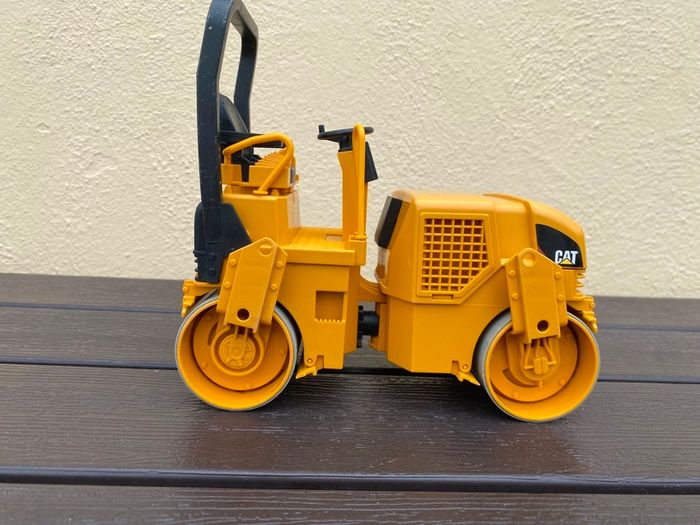 Bruder farm toy clearout