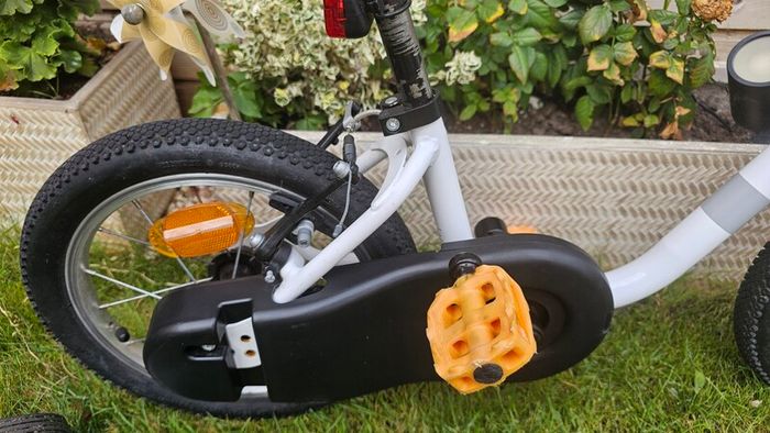 Btwin 14 inch kids bike