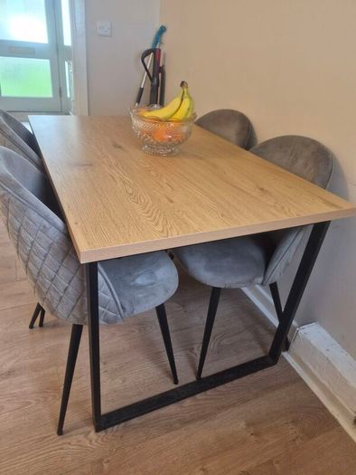 kitchen table and chairs