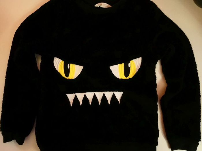 Kids MONSTER fluffy jumper - nice soft feel - very warm for Winter ski