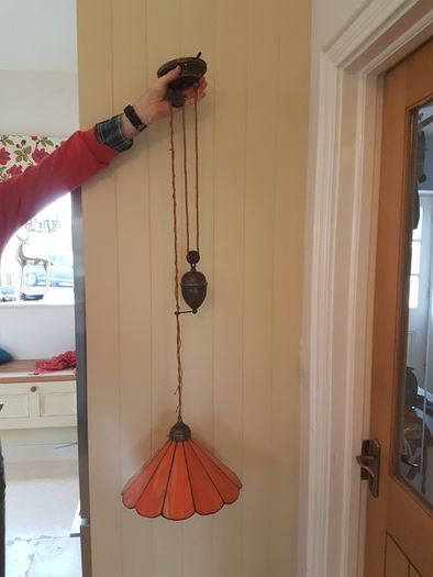 Rise and fall lamp