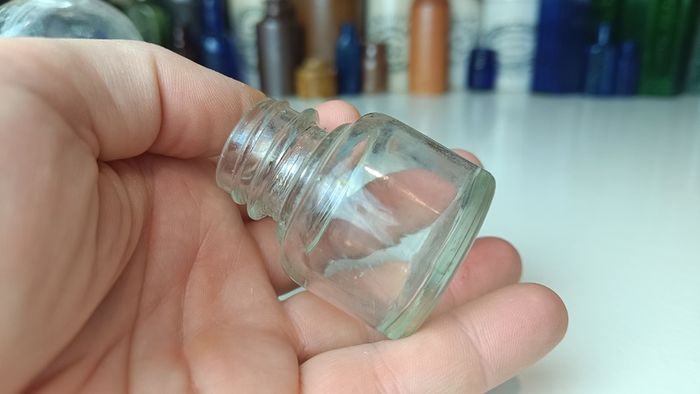 494 - Set of 6 Vintage Clear Glass Screw Cork Top Collectible Decorative Bottles and Jars
