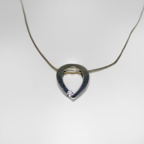Silver necklace with a cz stone