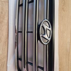 Hyundai Tucson Front Grille (2015 - 2018, Genuine OEM)
