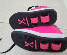 Girls skate shoes Sidewalk -- size 33 -- NEW