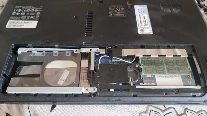 2 Laptop as spairs Acer 5733 and 5742 series.