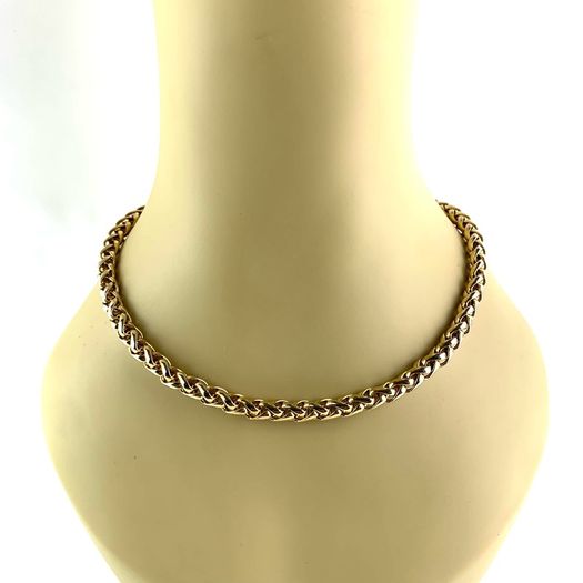 Vintage gold tone necklace