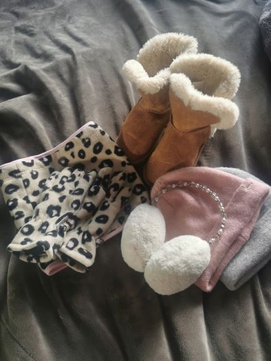 winter bundle girls