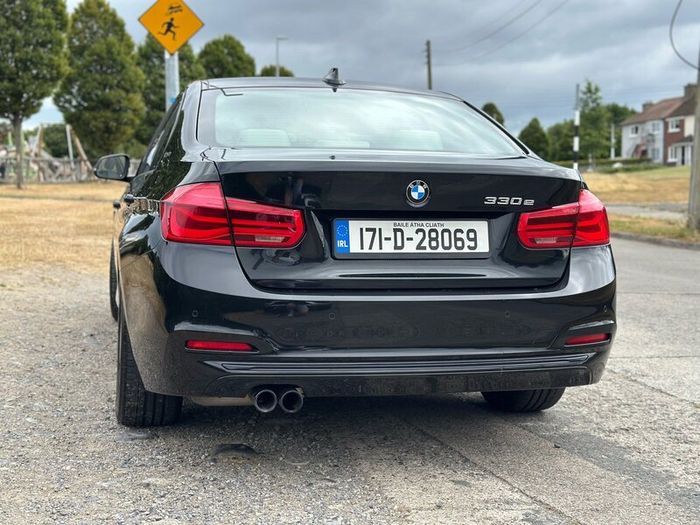 BMW 330e // Low mileage // Perfect condition