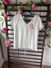 blouse Bnwt grace & mila open back tie detail top size small white