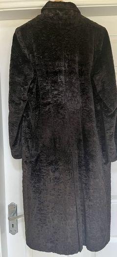 Per Una Marks & Spencer Long Velvety Sherpa Style Long Ladies Coat. In Very Good Condition. Made In Italy. Dark brown. Size Medium