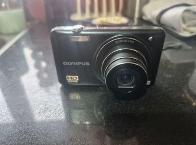 Olympus D-745 Digital Camera