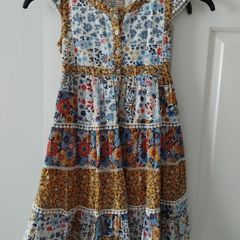 Dress with pom poms age 6- 7
