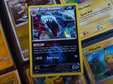 Team Aqua's Sharpedo ! Holo Rare ! from Double Crisis Set ! 2015 ! Pokemon Card !