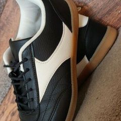 Trainers size 7