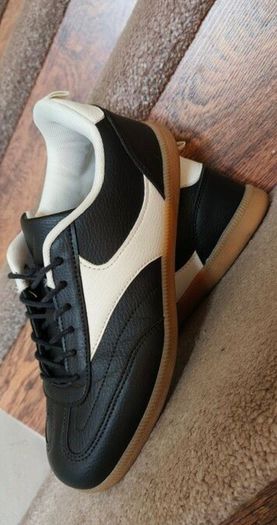 Trainers size 7