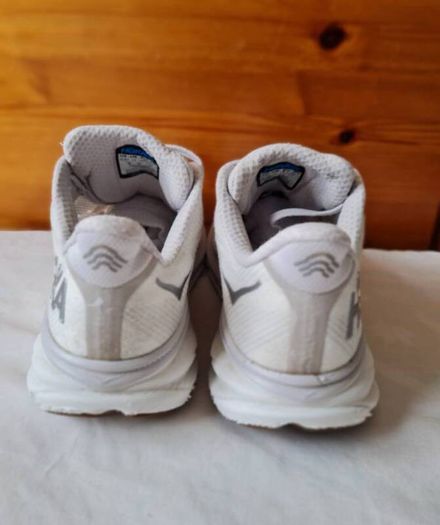 Hoka clifton 9 white Size 10 eu 44.5 in excellent condition