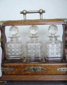 Antique Tantalus (1905)
