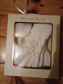 Brand New Hat and Glove Set