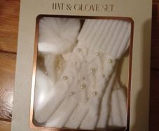 Brand New Hat and Glove Set