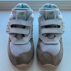 New Balance Girls Trainers (Size 9 UK)